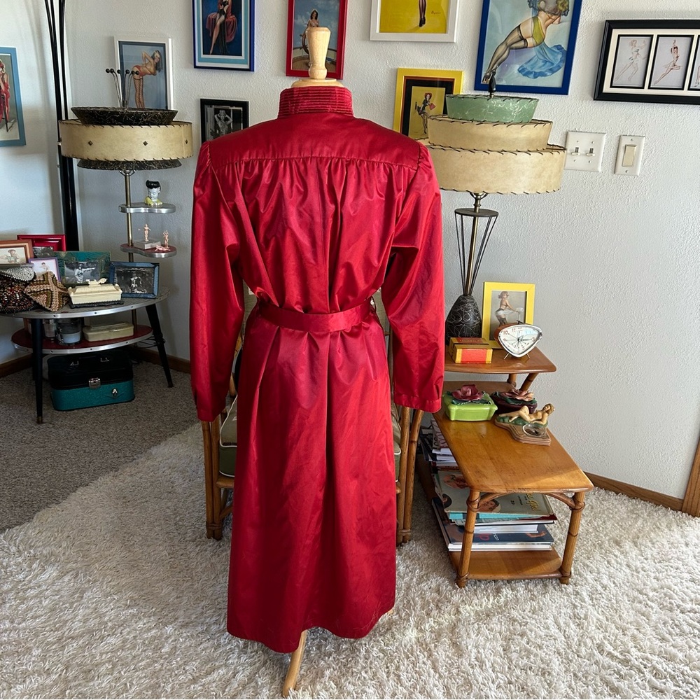 SOLD SOLD Vintage 1940s Style Coat Trench Red Satiny Raincoat Belted L XL - Picture 8 of 9
